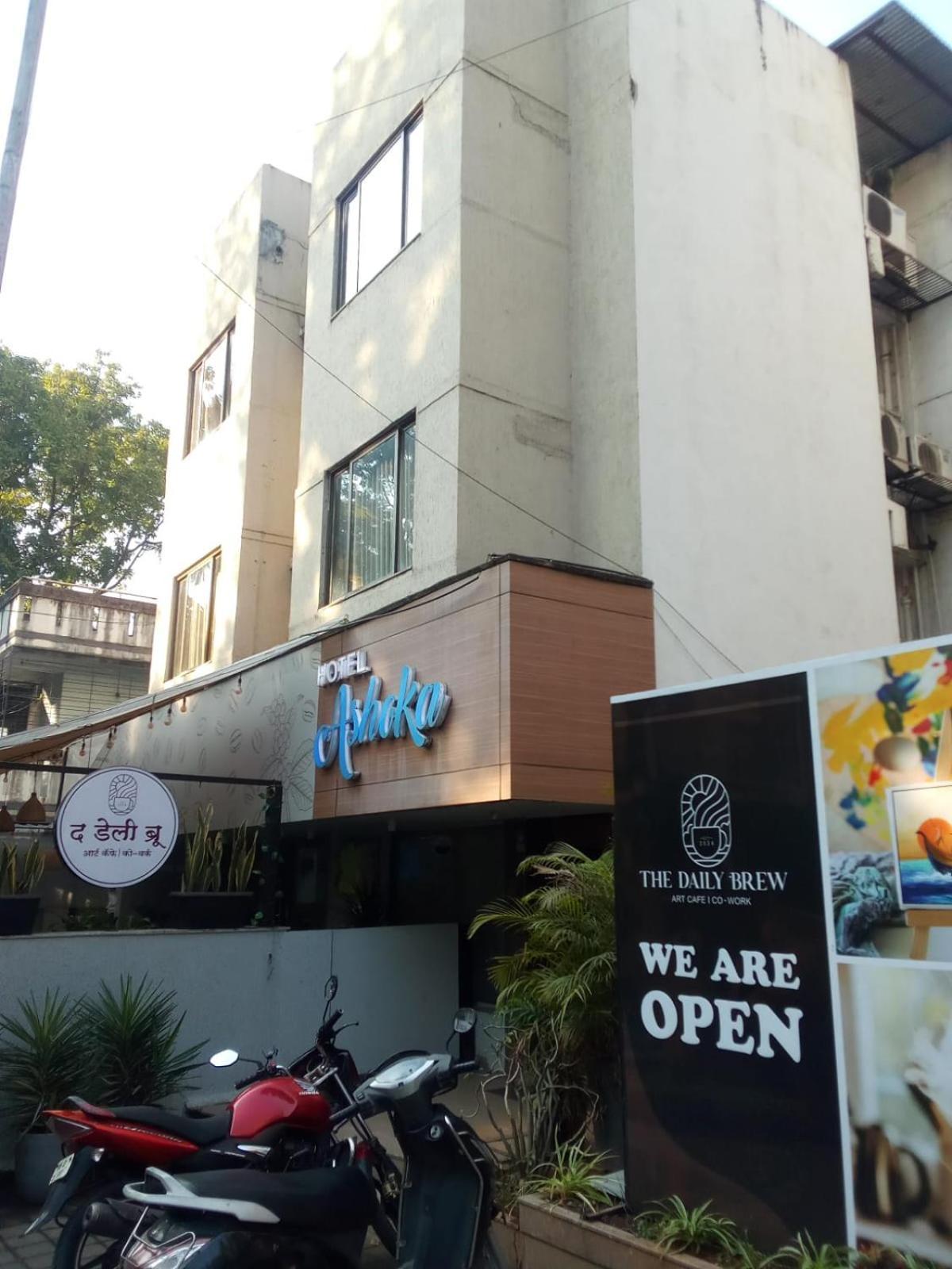 Yerandwane Hotel Ashoka, Pune מראה חיצוני תמונה